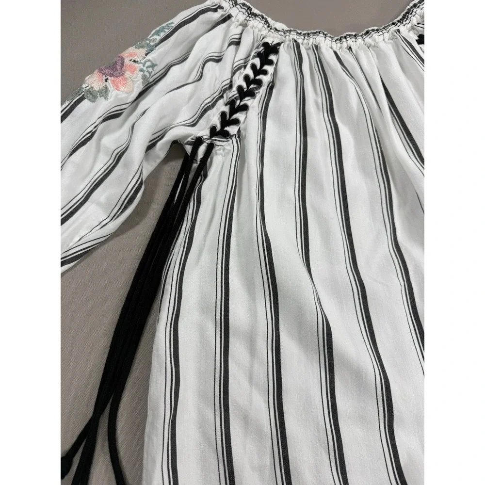 Standard Grace Top Womens M White Black Floral Embroidered Lace Up Ties Lyocell